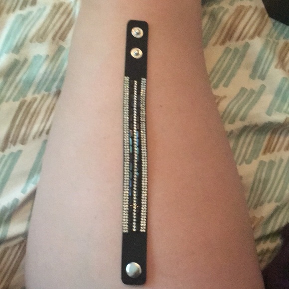 Bracelets - Picture 3 of 4